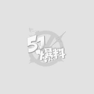 陕西西安北站感情纠葛 女子死拽丈夫衣衫不放 丈夫强行离开致其狼狈拖行